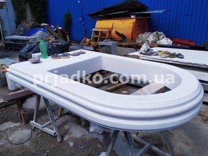 Заказать памятник из белого мрамора  Sivec - можно в офисе СПД Прядко в Киеве сегодня.