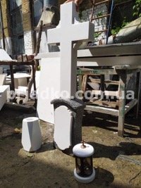 Размеры креста из мрамора: 80 х 45 х 14 см. Высота тумбы для памятника - 50 см.