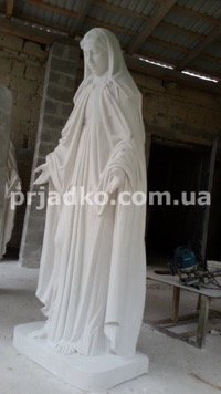 Скульптура из мрамора. Фото фигуры на производстве.