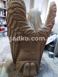 Высота скульптуры ангела - 1,3 м. Изготовление на заказ в Киеве.