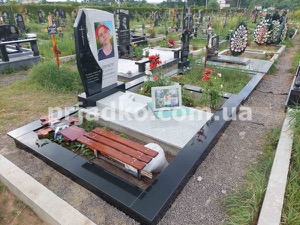 Памятник на заказ для юноши.