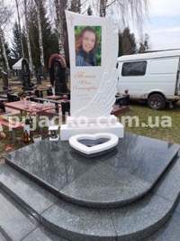 Фото красивых памятников из белого мрамора.