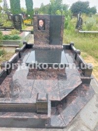 Фото памятника из блока Аврора на заказ. Высота памятника 1,4 м.
