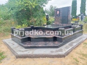 Заказать памятник из гранита Аврора - можно в офисе компании СПД Прядко сегодня.