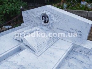 Новые памятники. Цена нового памятника доступна.