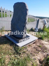 Размеры памятника из камня - согласно проекта.