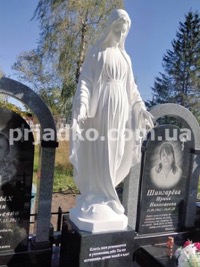 Стоимость скорбящей статуи Богородицы из белого бетона 100 тыс. грн.