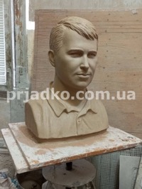 Изготовление бюста мужчине для памятника, фото.