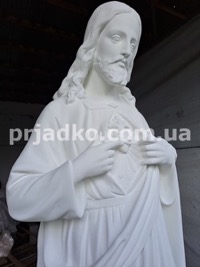 Мемориальная статуя Иисуса Христа, высотой 1,3 м. из бетона.