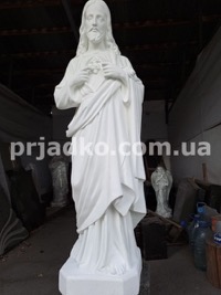 Мемориальная статуя Иисуса Христа на могилу; высота 1,3 м.