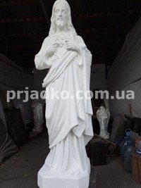Мемориальная статуя Иисуса Христа на могилу; высота 1,3 м.