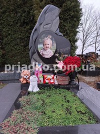 Размеры памятника ребёнку: 120 х 80 х 10 см.