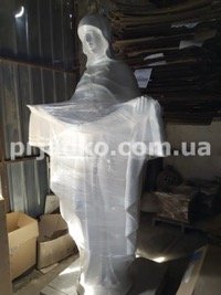 Размеры статуи Богородицы: 230 х 180 см., вес 700 кг.