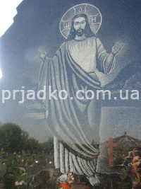 Фото обратной стороны памятника. Икона на весь памятник; размер иконы на памятнике: 60 х 140 см. Стоимость иконы для памятника - договорная.