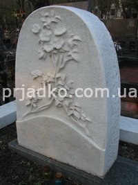 Индивидуальный памятник из белого мрамора, установлен на Байковом кладбище в Киеве. Гарантия на детали мрамора составляет 10 лет.