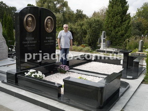 Памятники из гранита. Заказать памятник из гранита - можно в Магазине Ритуальной скульптуры в Киеве.