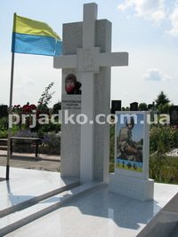 Памятник из белого гранита. Заказать памятник из гранита - можно в офисе СПД Прядко в Киеве.