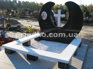 Фото памятника из гранита. Заказать памятник из гранита - можно в Магазине Ритуальной скульптуры в Киеве.