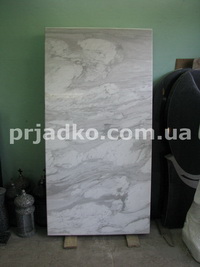 Памятник из мрамора Волокас. Размеры памятника: 150 х 75 х 10 см.