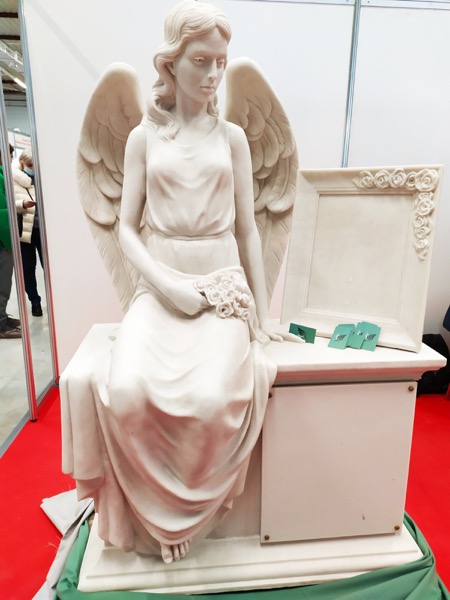 Купить памятник из мрамора в Киеве