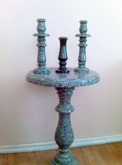 Подсвечники из гранита